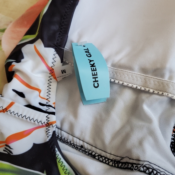 NEW! Cupshe Floral one piece swimsuit - Picture 7 of 7